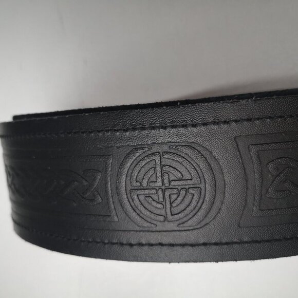 Scottish Highlander Black Size XL Leather Embossed Celtic Kilt Belt Only - Picture 2 of 6